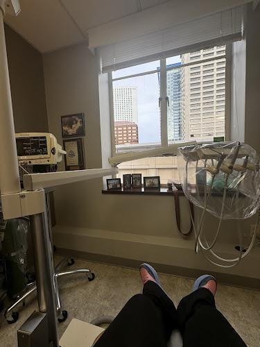 Negocio Aesthetic Dental Associates