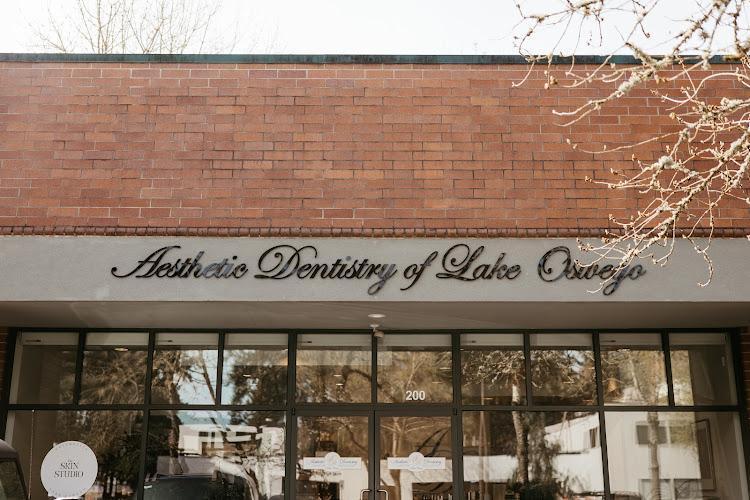 Negocio Aesthetic Dentistry Of Lake Oswego