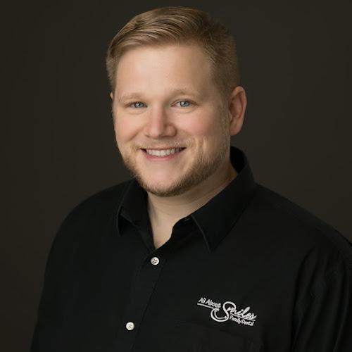 Negocio All About Smiles Family Dental