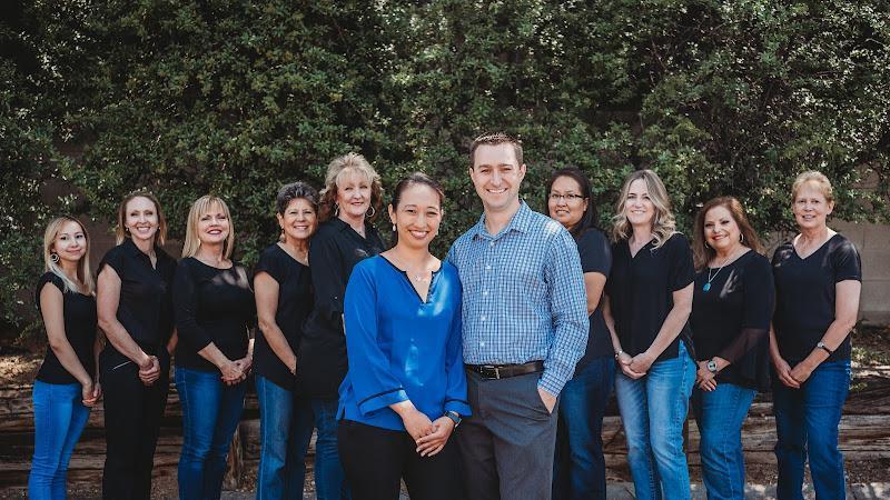 Negocio Bowers And Oki Family Dentistry