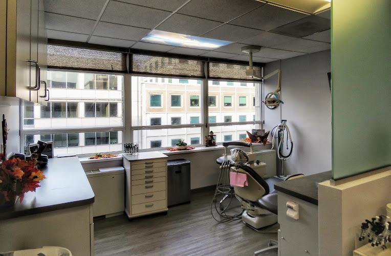 Negocio Capital Dental Center - Kiarash Saba Dmd