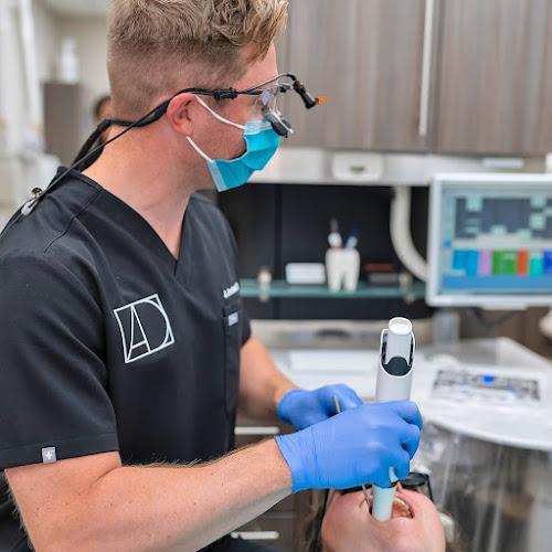 Negocio Center For Advanced Dentistry