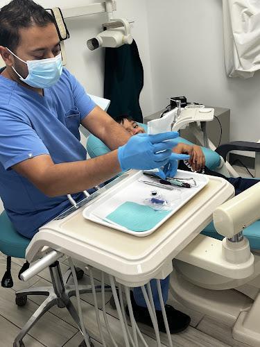 Negocio District Cosmetic Dental: Shaun Alex, Dds
