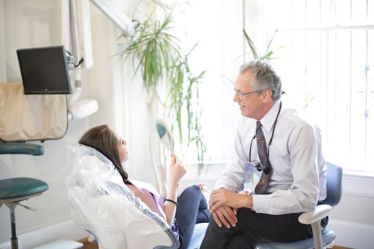 Negocio East Capitol Dental - Langley Bowers Dds