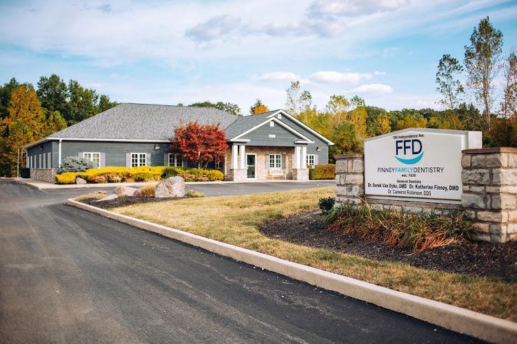 Negocio Finney Family Dentistry