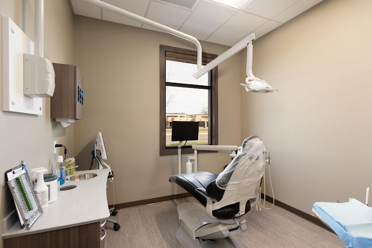 Negocio Grand Avenue Dental Care