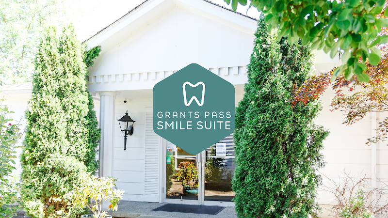 Negocio Grants Pass Smile Suite