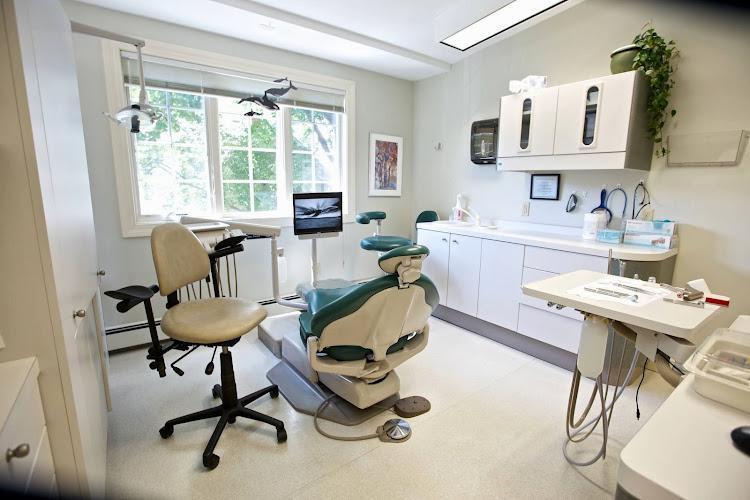 Negocio Jeremy Burden, Dds