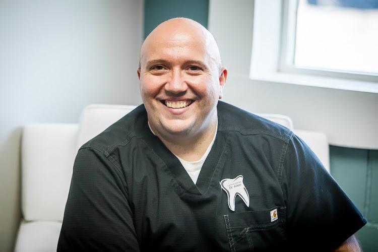 Negocio La Pine Dental