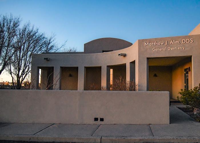 Negocio Matthew J. Alm, Dds Llc