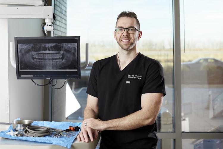 Negocio Midwest Oral Maxillofacial & Implant Surgery - Festus