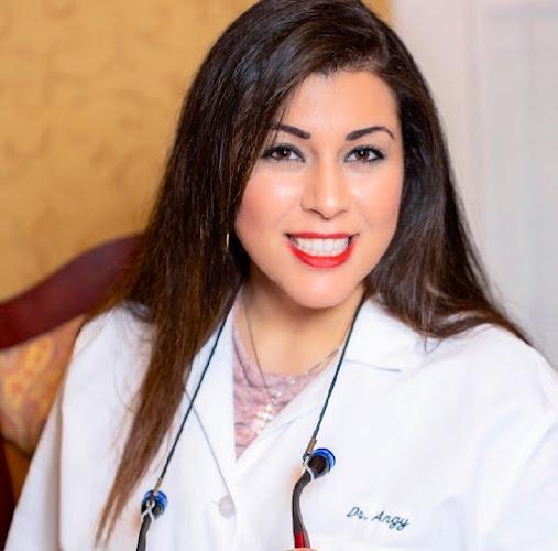 Negocio Restorative Family Dental: Dr. Angy Mounir-Toufils D.m.d.