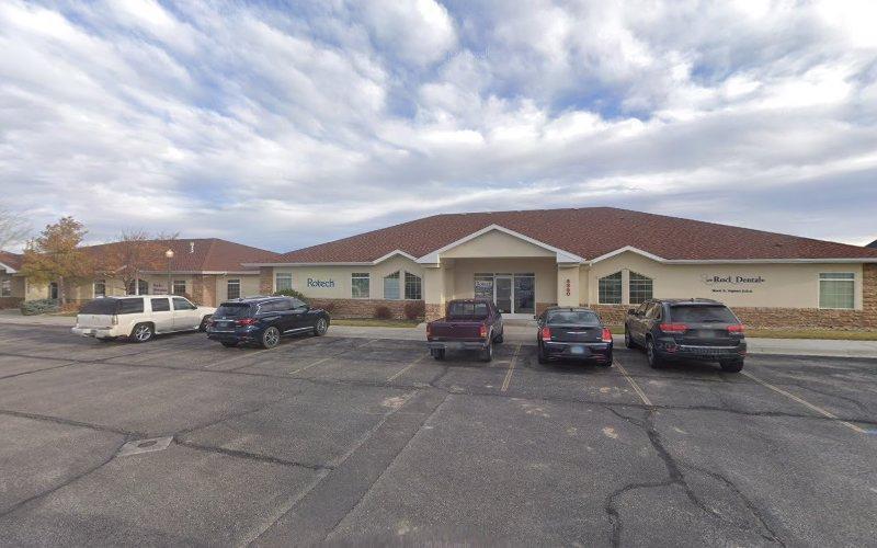 Negocio River Rock Dental: Vigneri Mark Dds