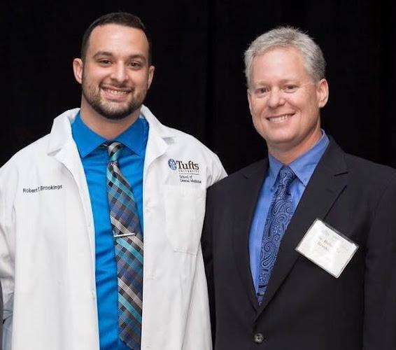 Negocio Robert L Brookings, Dmd Brookings Family & Cosmetic Dentistry