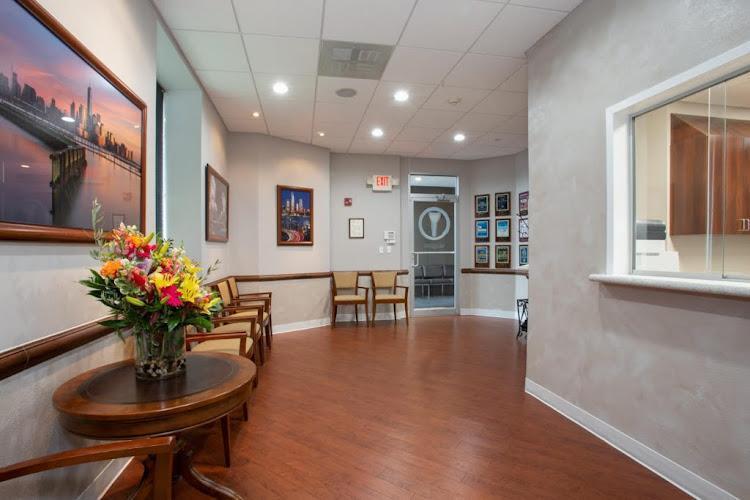 Negocio The Center For Oral & Maxillofacial Surgery And Implantology