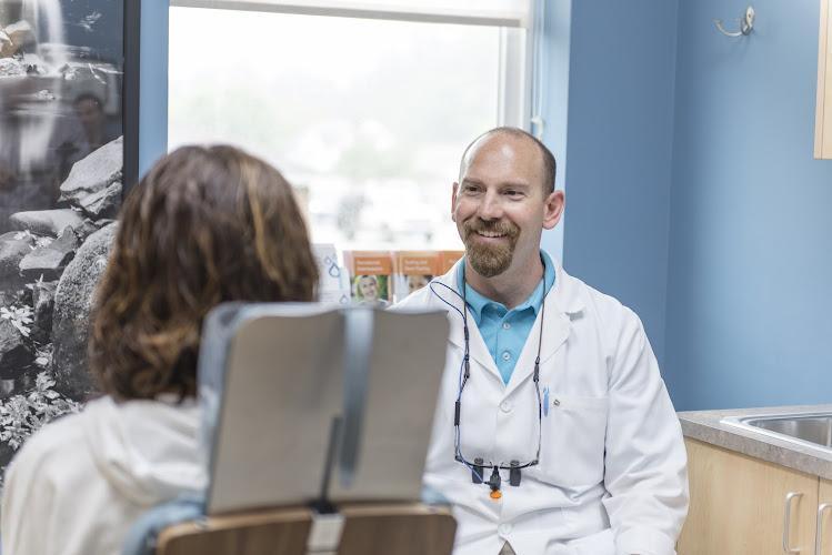 Negocio The Dentist Of Newark, Dr. Jeffrey C. Kirian, Dds