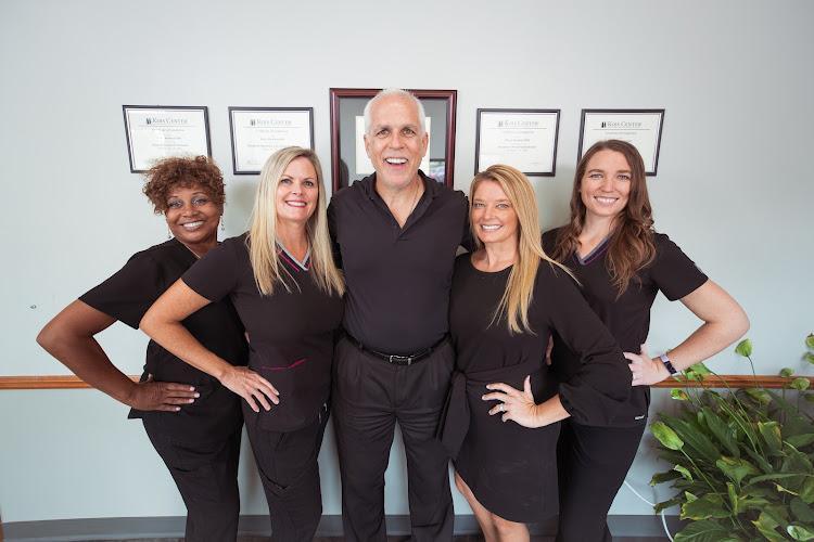 Negocio Town And Country Cosmetic Dentistry & Implant Center